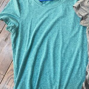 Athleta Uptempo short sleeve top medium teal $59 value